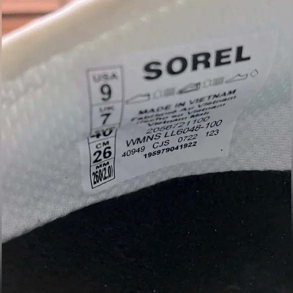 Sorel Women’s Kinectic™ Impact Lace Sneaker Size 9 Shoes in White Eraser Pink 🤍💖 - Picture 9 of 10